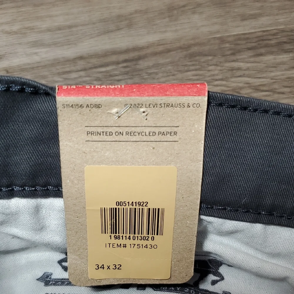 🏈NWT LEVIS STRAIGHT